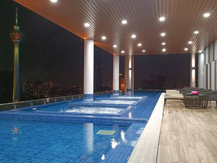 Cl 27A Insta Klcc View & Infinity Pool View Apartman Kuala Lumpur Kültér fotó
