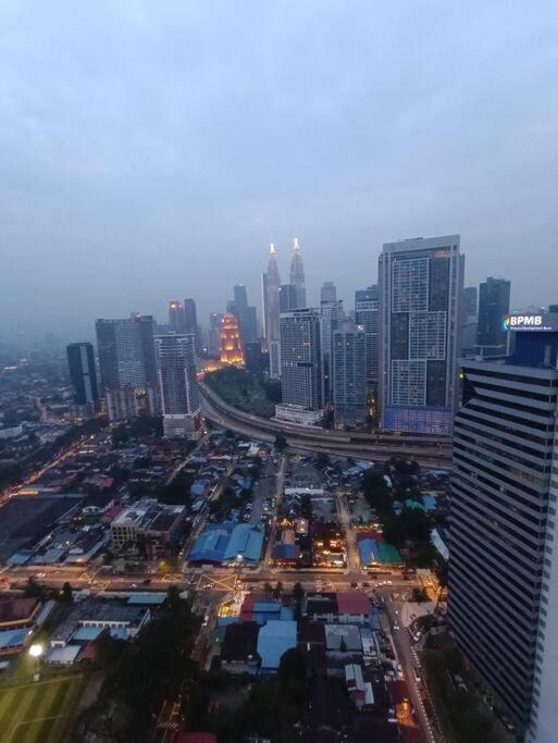 Cl 27A Insta Klcc View & Infinity Pool View Apartman Kuala Lumpur Kültér fotó