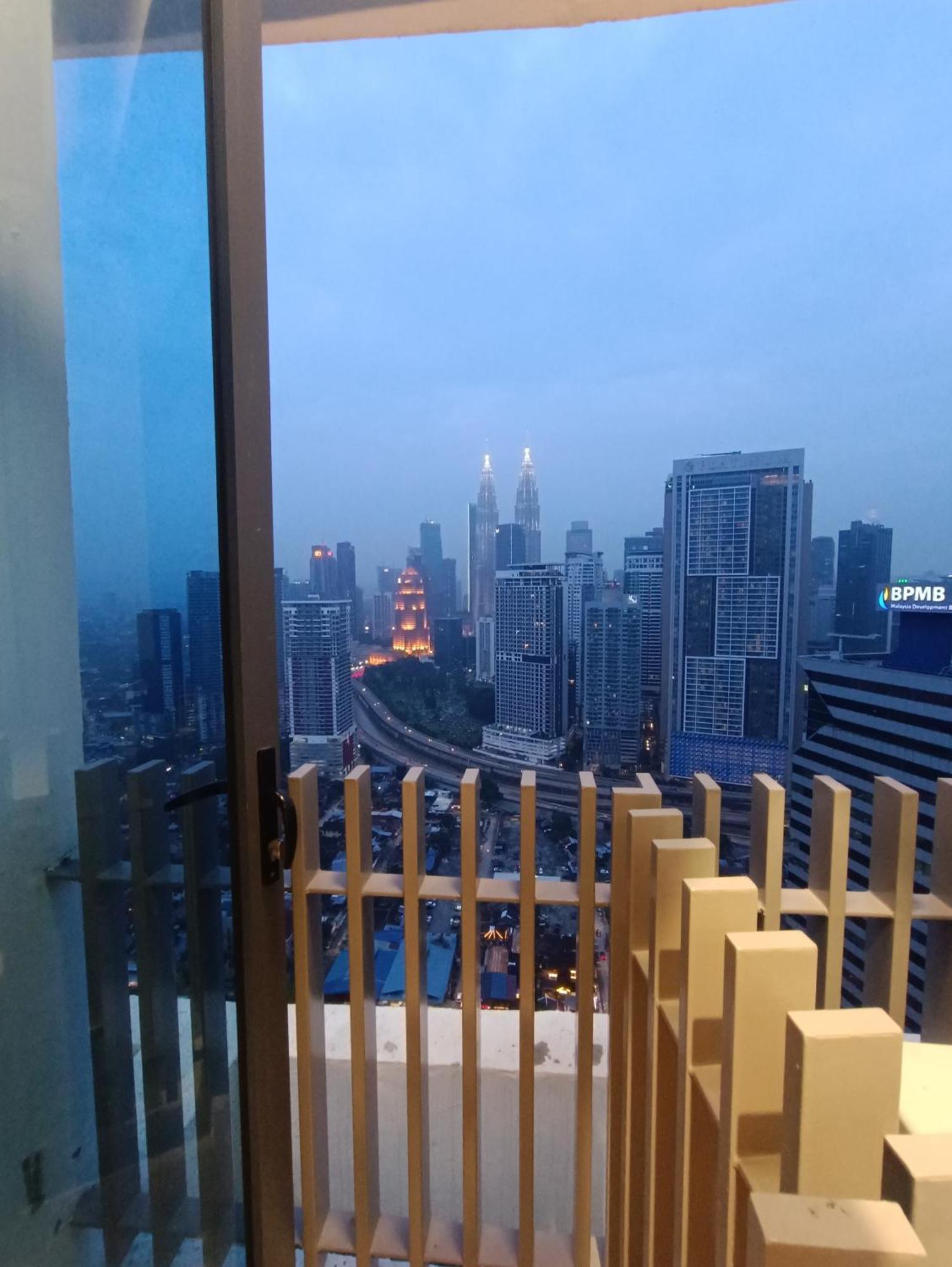 Cl 27A Insta Klcc View & Infinity Pool View Apartman Kuala Lumpur Kültér fotó