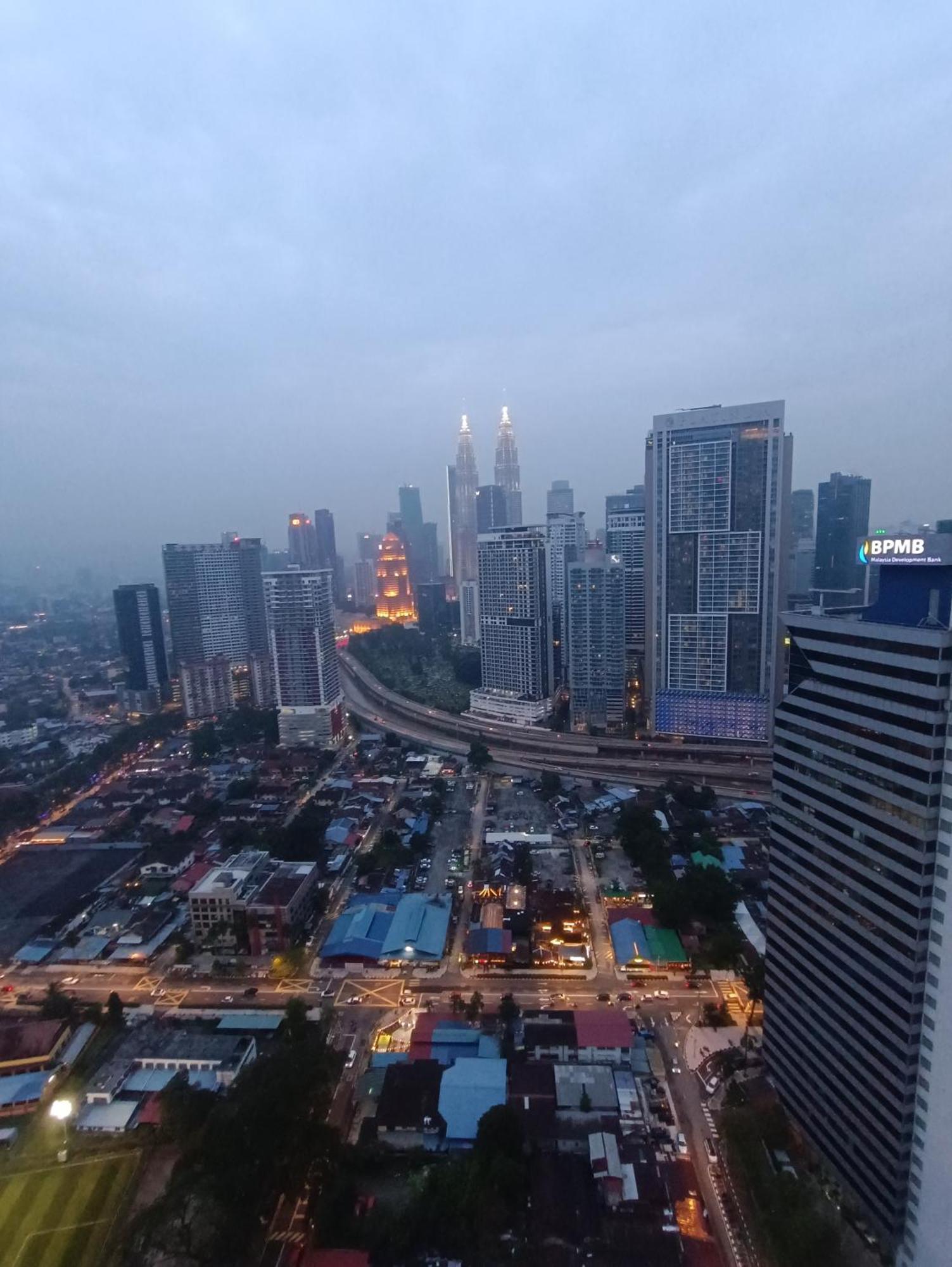 Cl 27A Insta Klcc View & Infinity Pool View Apartman Kuala Lumpur Kültér fotó